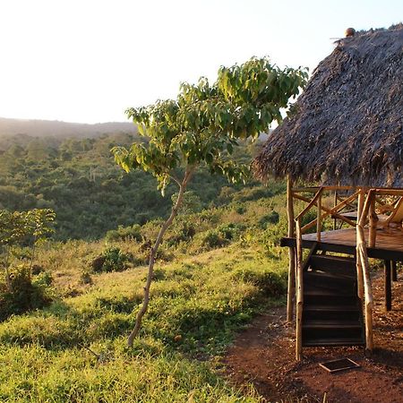 Crater Forest Tented Lodge Карату Экстерьер фото